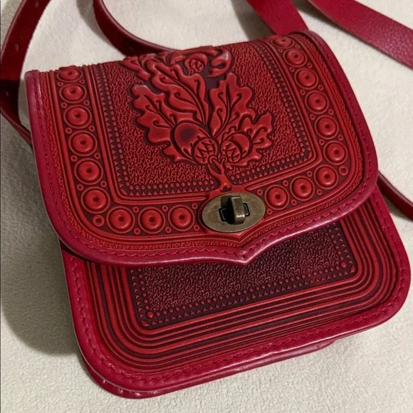 Tooled leather bag red Embossed Crossbody Bag hand crafted unique Ukraine - Picture 4 of 12